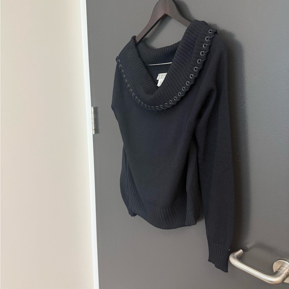 St. John Sport L very good vintage condition Black V-Neck Sweater Elegant Knit - Picture 11 of 16